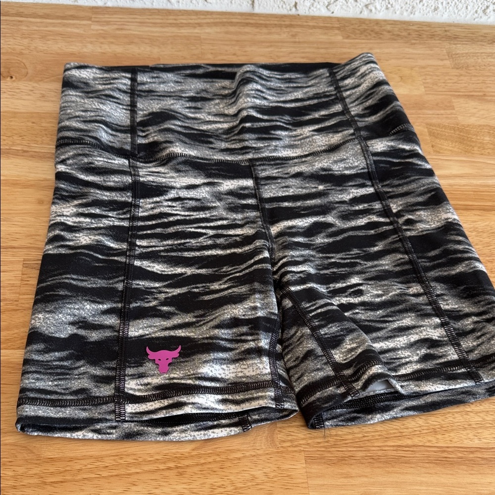 Women's Black and Gray Patterned Shorts